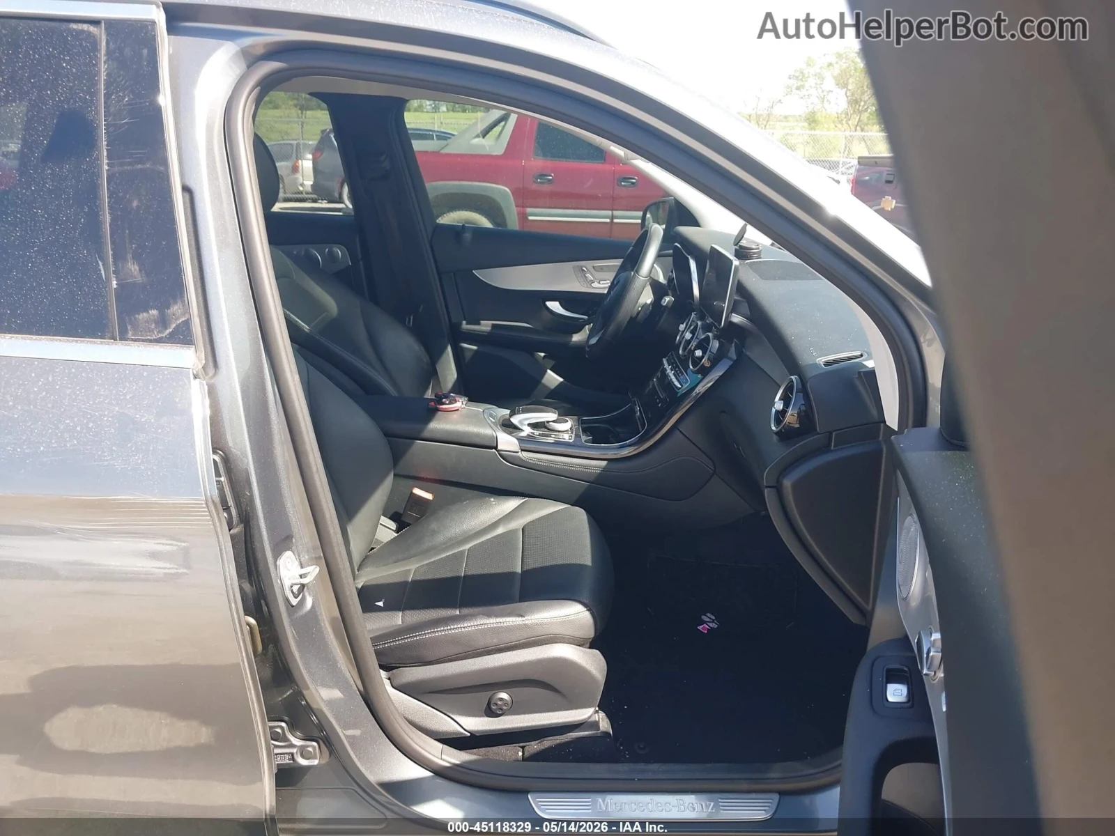 Mercedes-Benz GLC 300 AMG* 4MATIC* Burmester* Пано* 2кл* Цена до БГ, снимка 9 - Автомобили и джипове - 55530552