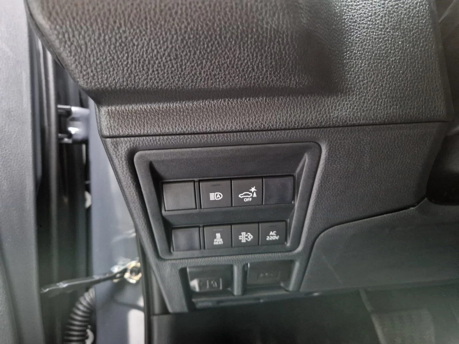Toyota Hilux 2.8 D-4D / MILD HYBRID / DOUBLE CAB / ACTIVE / 4X4 | Mobile.bg � ����������� 11