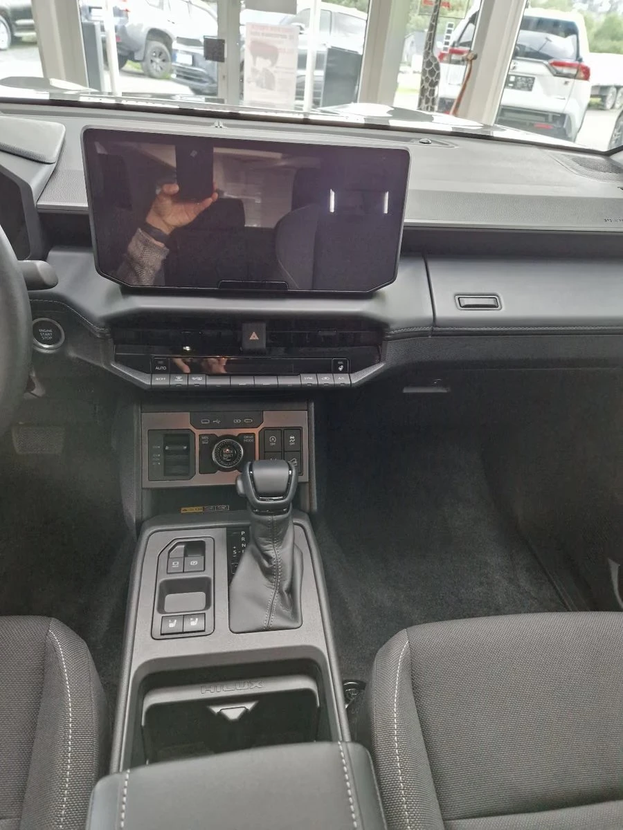 Toyota Hilux 2.8 D-4D / MILD HYBRID / DOUBLE CAB / ACTIVE / 4X4 | Mobile.bg � ����������� 13