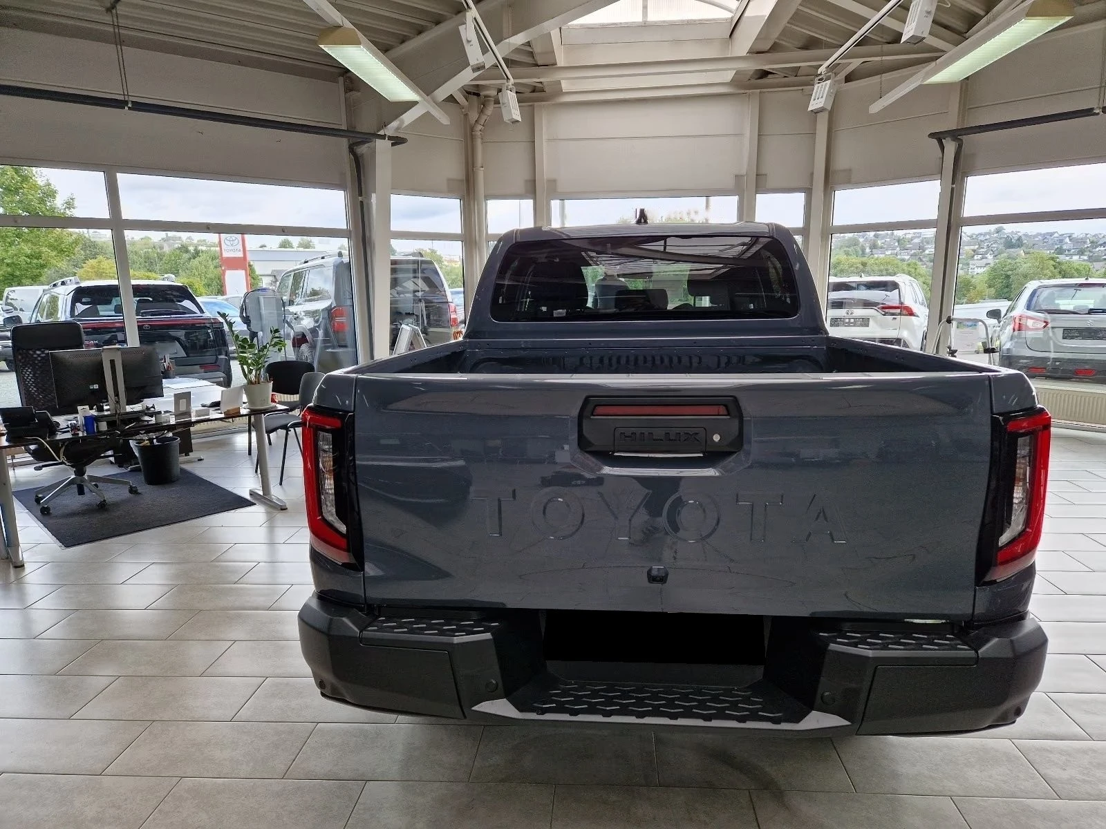 Toyota Hilux 2.8 D-4D / MILD HYBRID / DOUBLE CAB / ACTIVE / 4X4 | Mobile.bg � ����������� 6