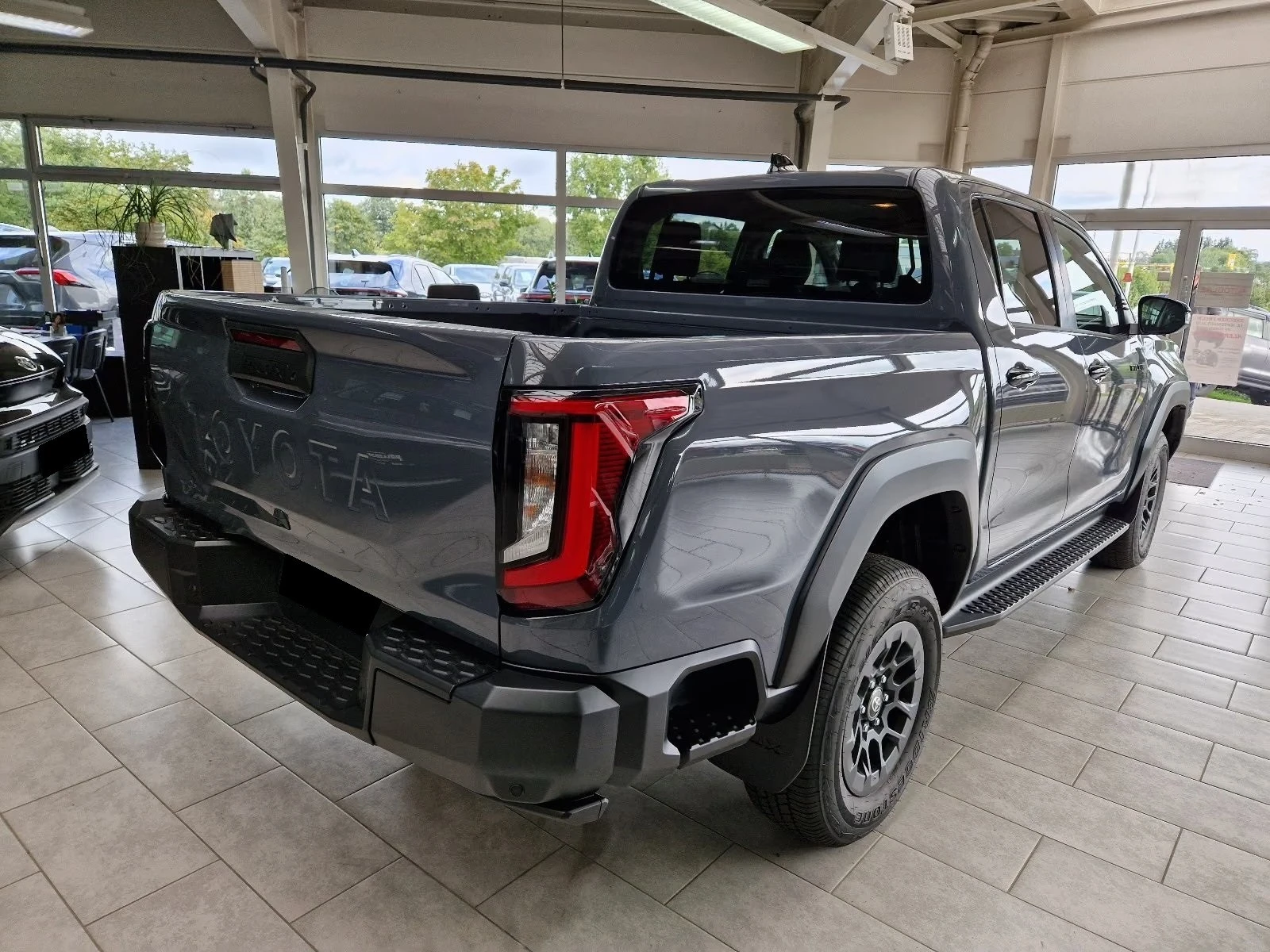 Toyota Hilux 2.8 D-4D / MILD HYBRID / DOUBLE CAB / ACTIVE / 4X4 | Mobile.bg � ����������� 8