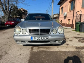 Mercedes-Benz E 320, снимка 1