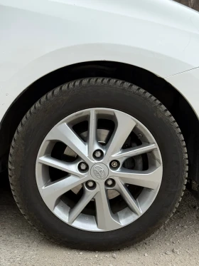 Toyota Auris 1.4 * D4D* 90HP* KEYLESS GO* ПОДГРЕВ*  - 8600 € / 16820.14 лв. - 74775201 12