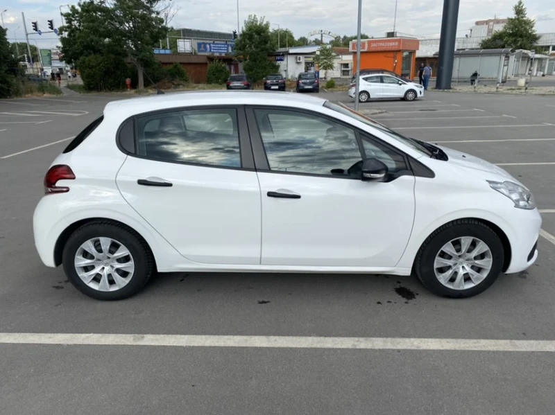 Peugeot 208 1.6 BLUE HDI, снимка 3 - Автомобили и джипове - 47725707