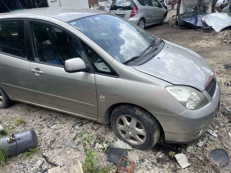 Toyota Corolla verso 2.0 D4D, снимка 3 - Автомобили и джипове - 45935464