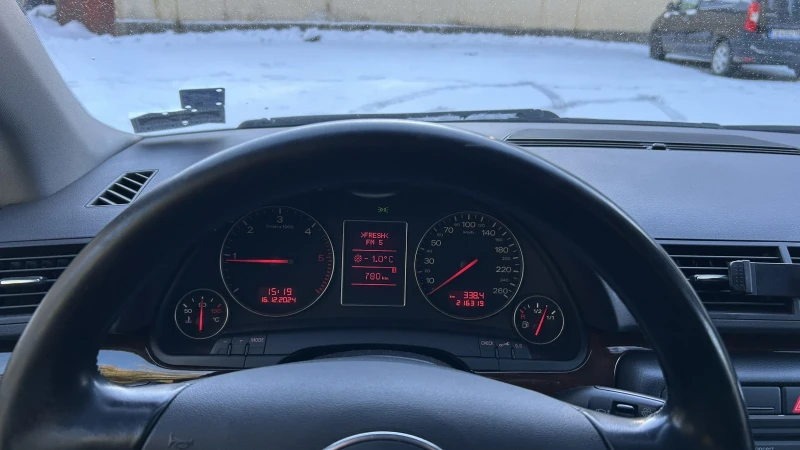 Audi A4 1.9 tdi, снимка 10 - Автомобили и джипове - 48166595