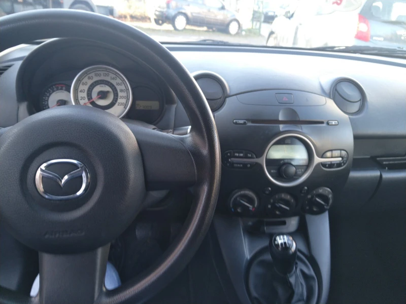 Mazda 2 1.4 АГУ, снимка 11 - Автомобили и джипове - 48622523