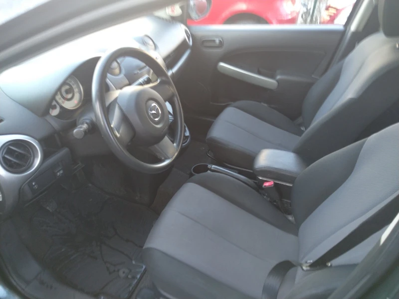 Mazda 2 1.4 АГУ, снимка 10 - Автомобили и джипове - 48622523