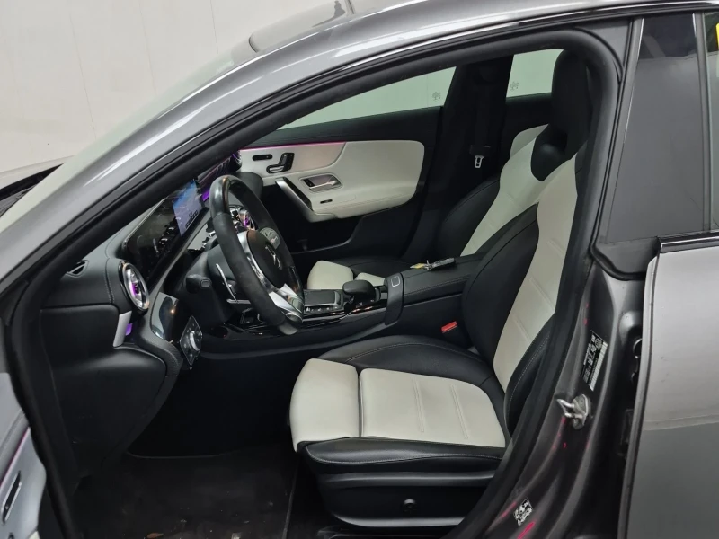 Mercedes-Benz CLA 350 AMG AMG35* Burmester* 360View* Full Digital* Подгрев* , снимка 7 - Автомобили и джипове - 52813388