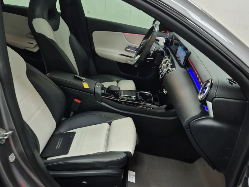 Mercedes-Benz CLA 350 AMG AMG35* Burmester* 360View* Full Digital* Подгрев* , снимка 13 - Автомобили и джипове - 52813388