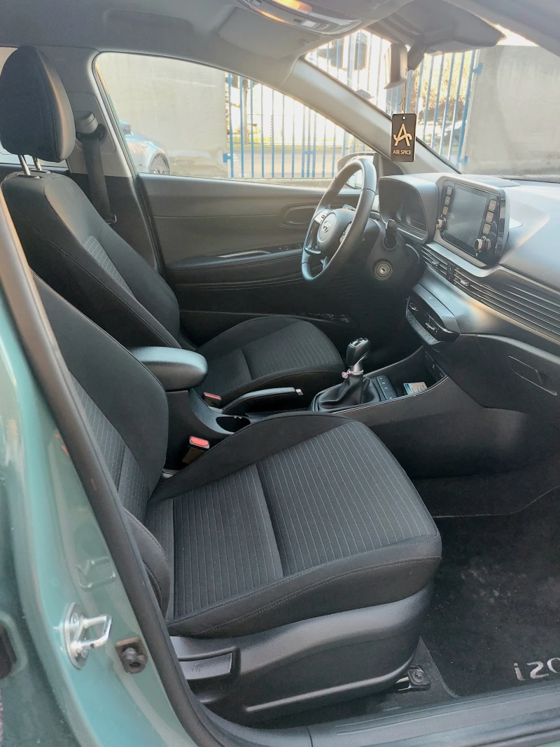 Hyundai I20, снимка 11 - Автомобили и джипове - 52930158