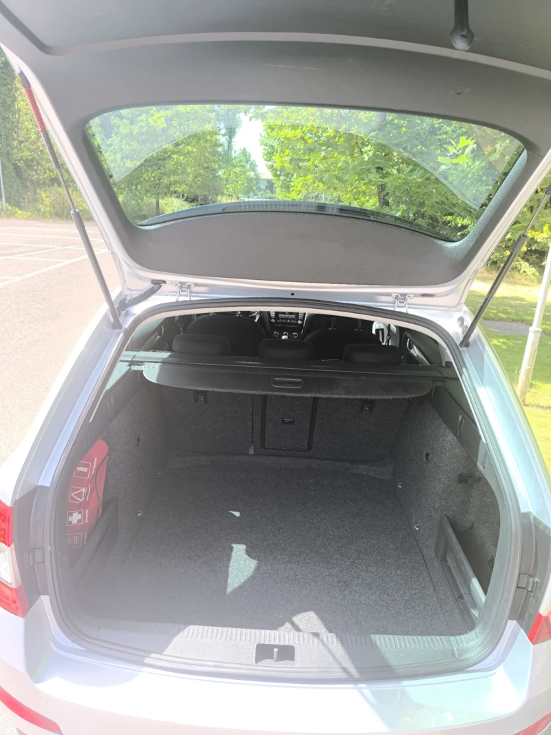 Skoda Octavia ПЕРФЕКТНА, снимка 6 - Автомобили и джипове - 52938681