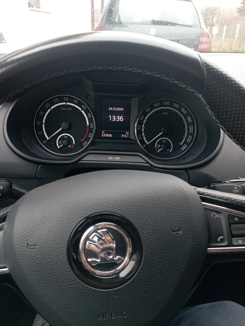 Skoda Octavia 2.0тди врс, снимка 15 - Автомобили и джипове - 53560640