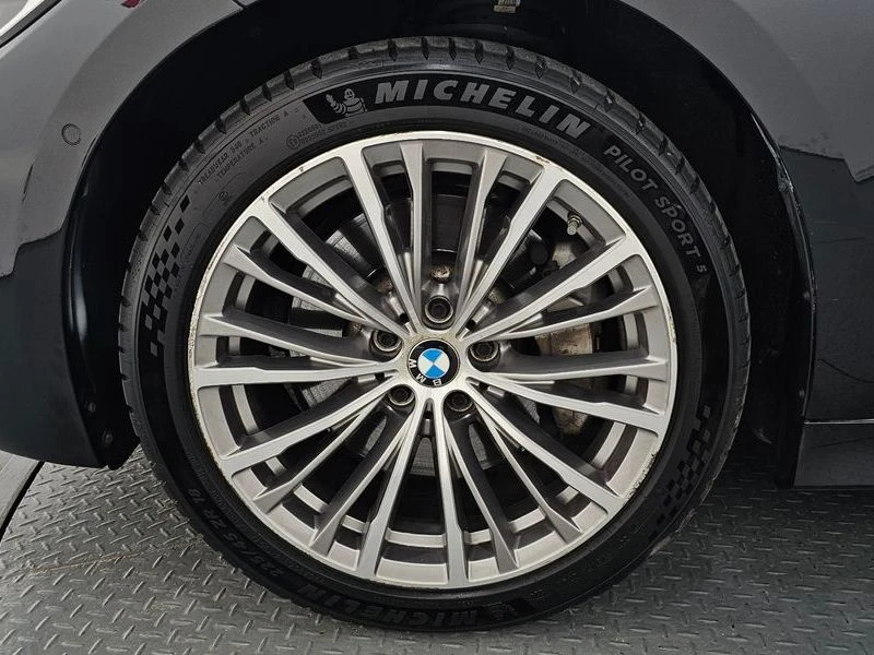 BMW 330 330i Luxury| 258к.с., снимка 4 - Автомобили и джипове - 56169745