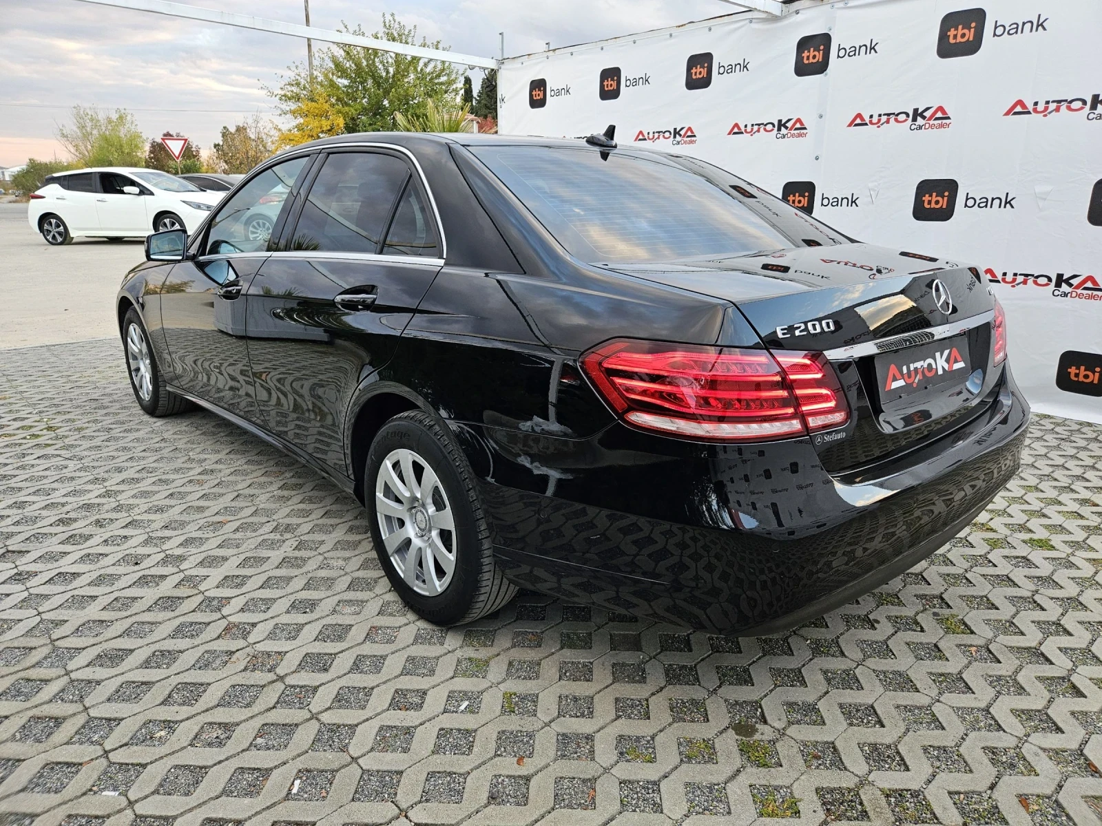 Mercedes-Benz E 200 2.2CDI-136кс= АВТОМАТ= FACELIFT= NAVI - изображение 5