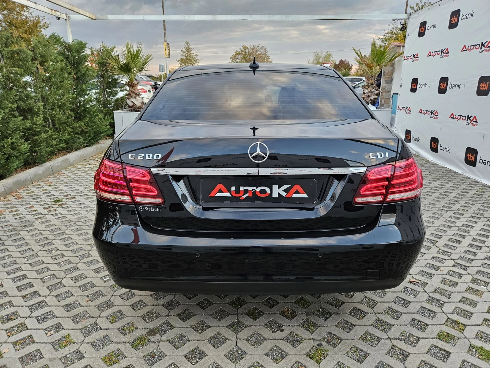 Mercedes-Benz E 200 2.2CDI-136кс= АВТОМАТ= FACELIFT= NAVI - изображение 4