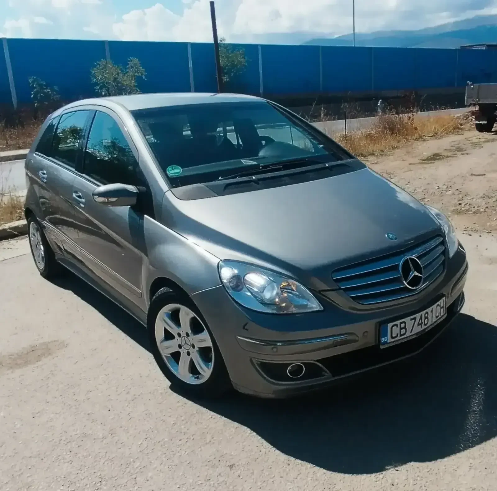 Mercedes-Benz B 200