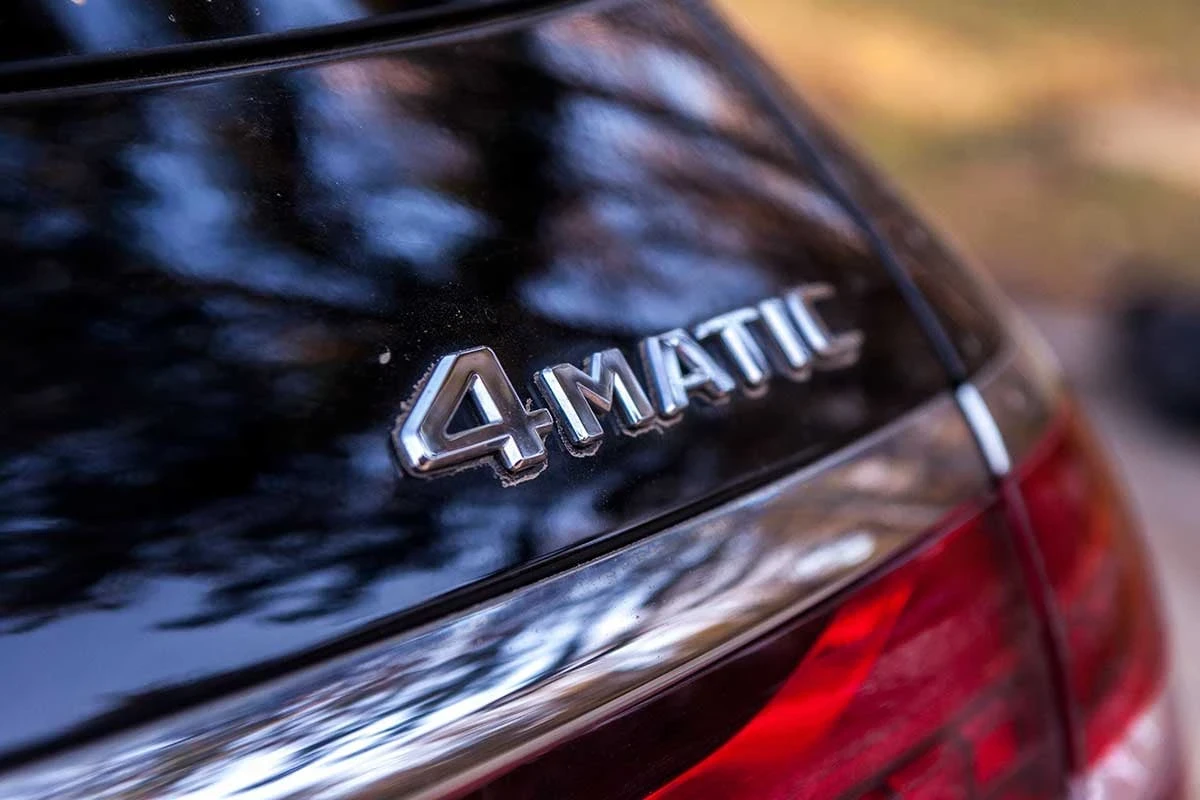 Mercedes-Benz E 300 4x4 AMG 306hp plug-in hybrid Multibeam , снимка 8 - Автомобили и джипове - 53820668