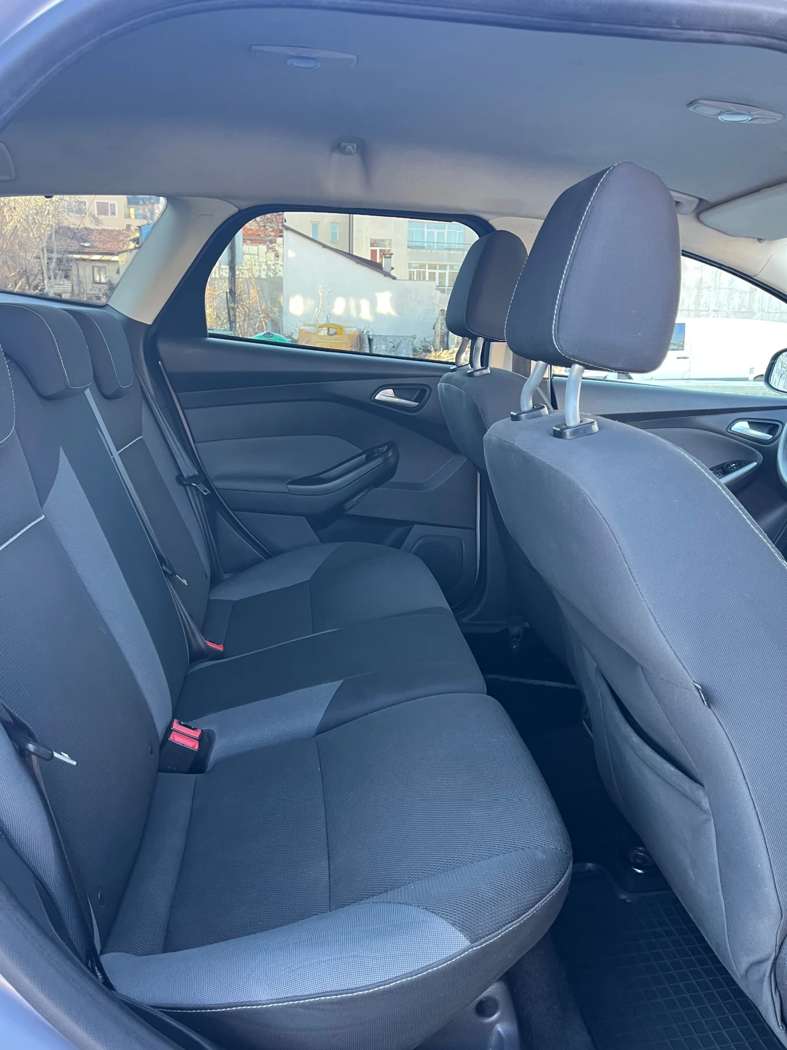 Ford Focus 1.6 TDCi Отличен!, снимка 11 - Автомобили и джипове - 53740931