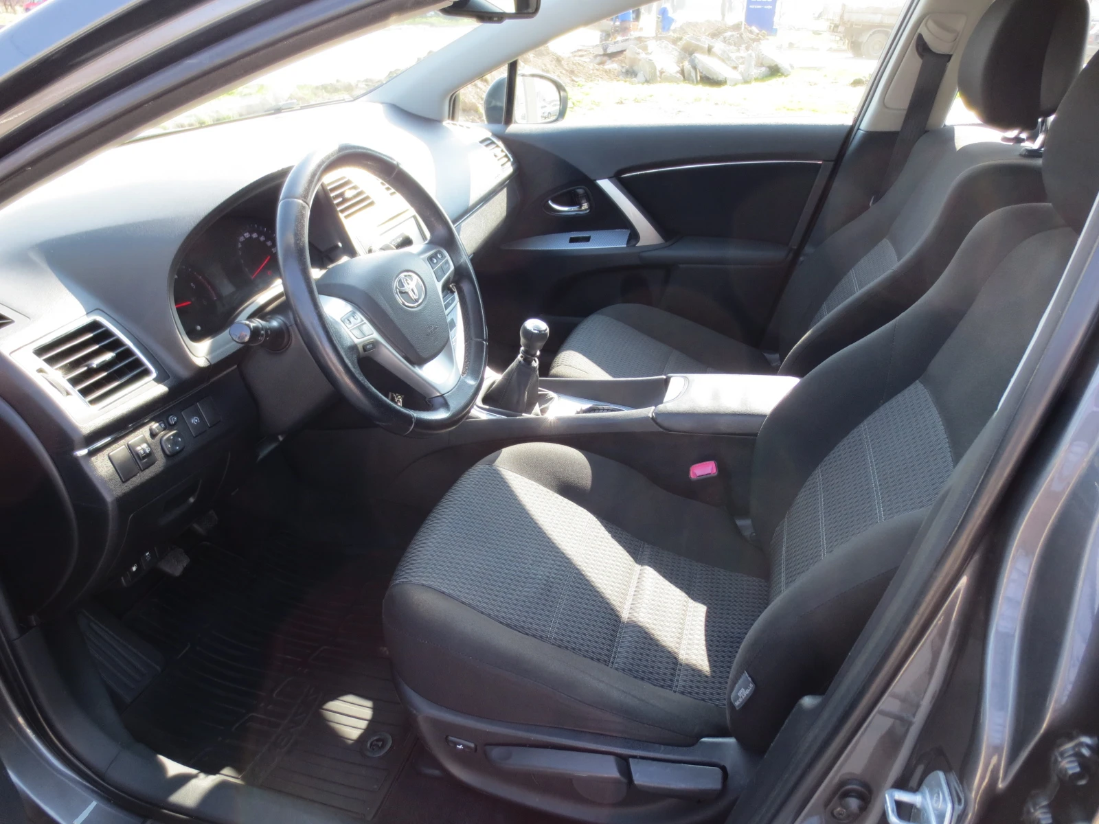 Toyota Avensis 2.0 D-4D , снимка 9 - Автомобили и джипове - 53705476