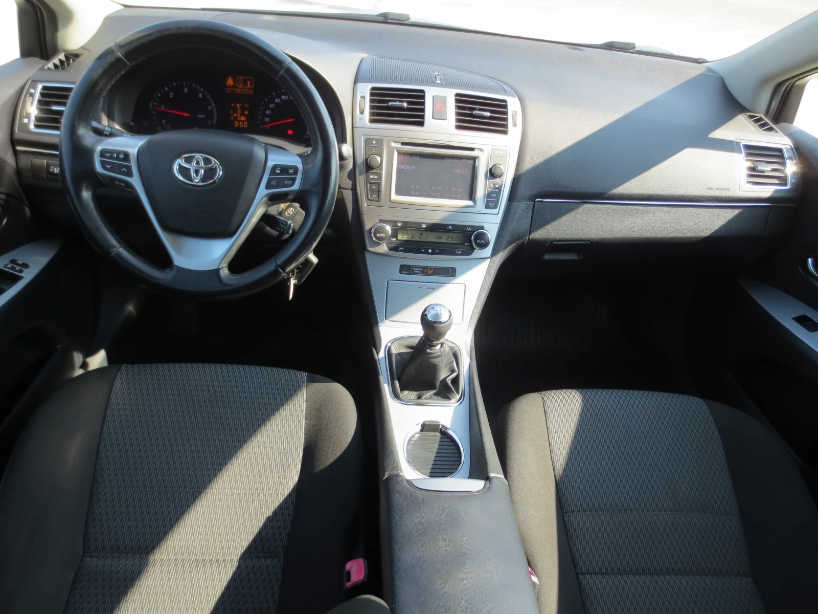 Toyota Avensis 2.0 D-4D , снимка 13 - Автомобили и джипове - 53705476