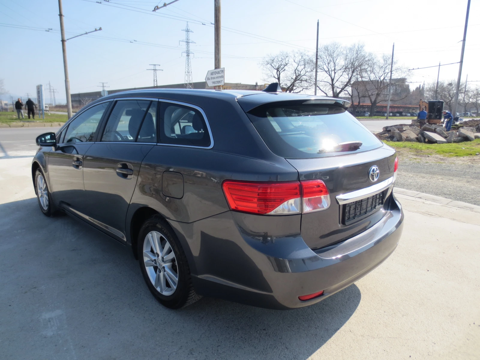 Toyota Avensis 2.0 D-4D , снимка 7 - Автомобили и джипове - 53705476