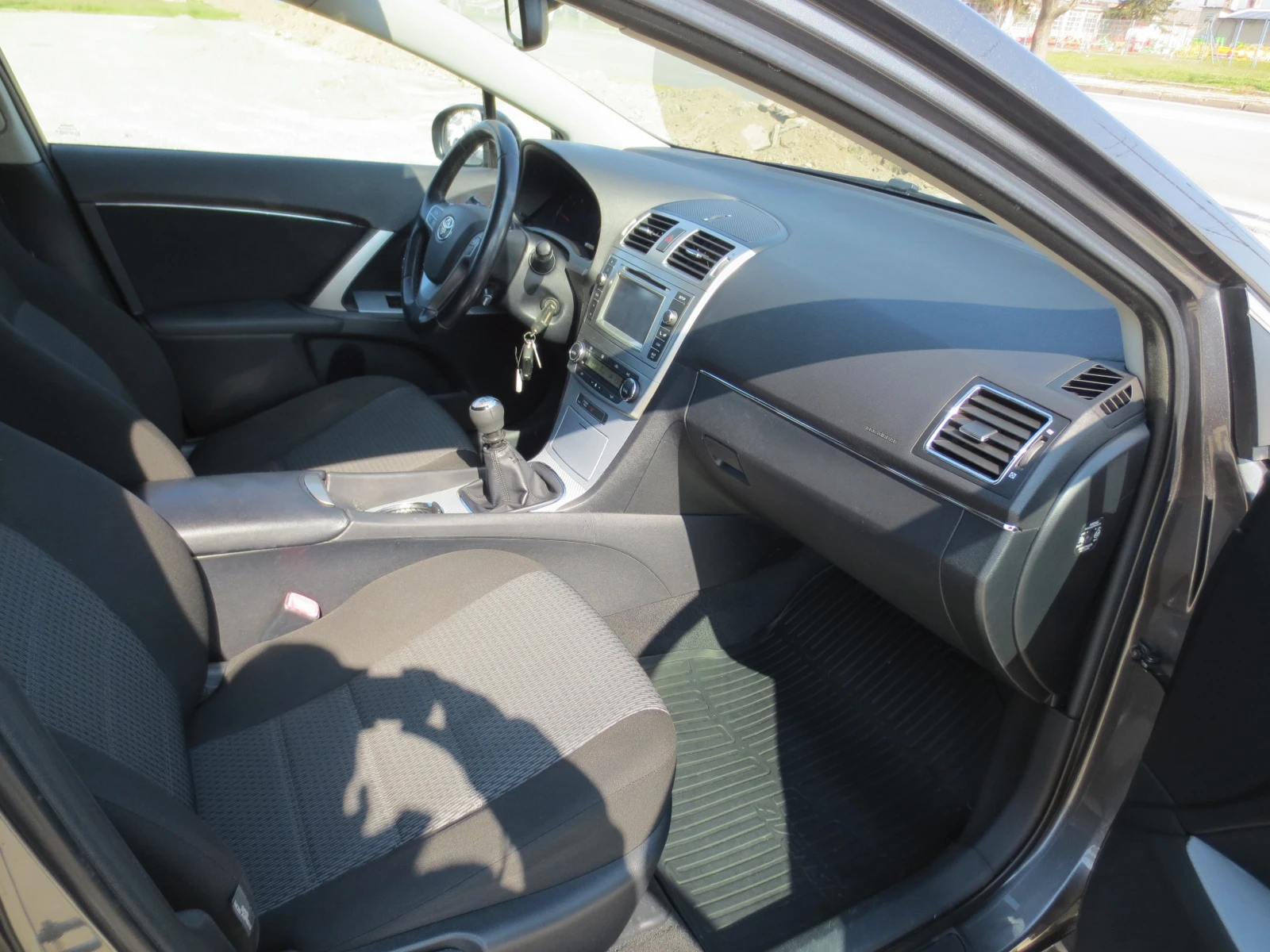 Toyota Avensis 2.0 D-4D , снимка 14 - Автомобили и джипове - 53705476