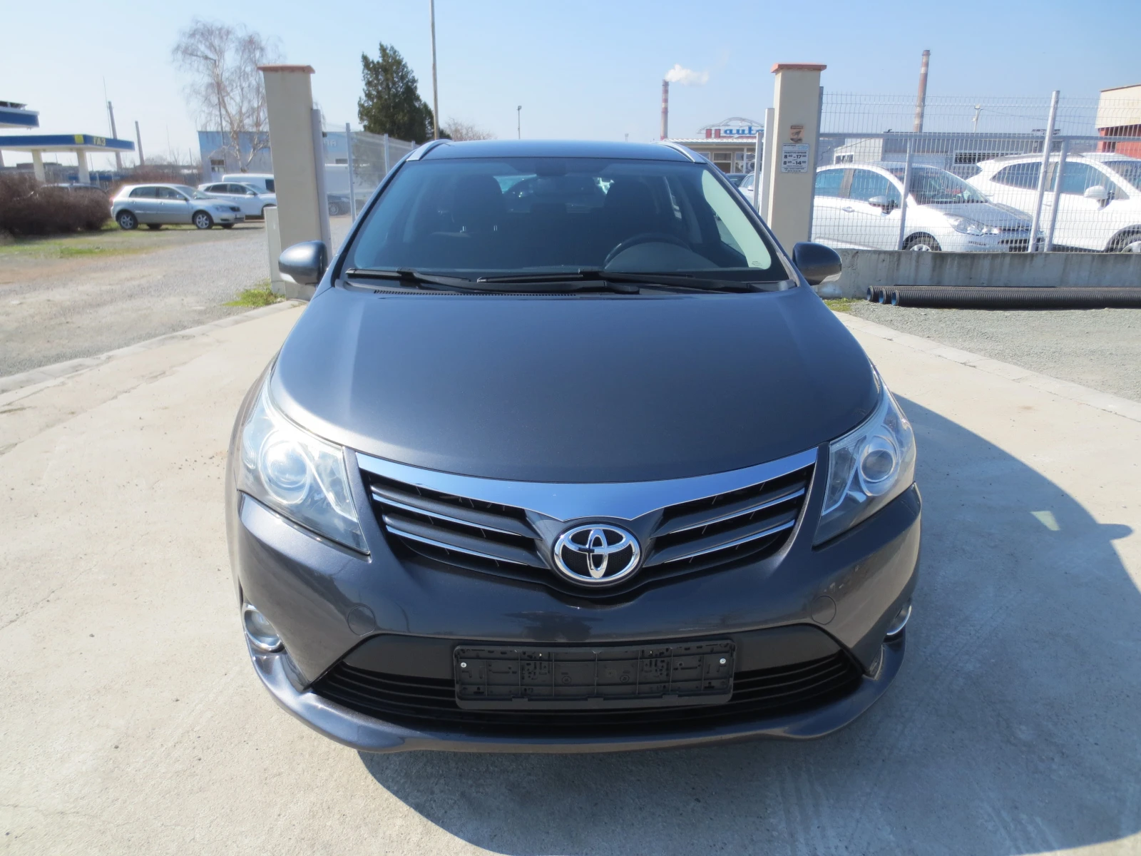Toyota Avensis 2.0 D-4D , снимка 2 - Автомобили и джипове - 53705476