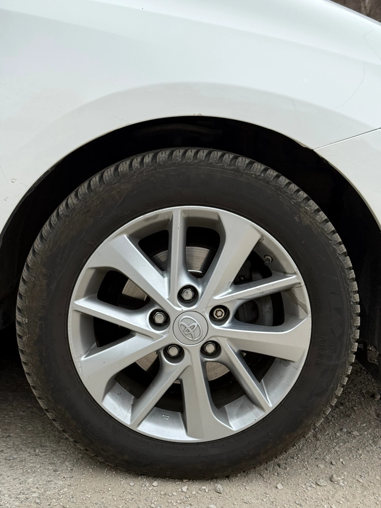 Toyota Auris 1.4 * D4D* 90HP* KEYLESS GO* ПОДГРЕВ* , снимка 12 - Автомобили и джипове - 53885374