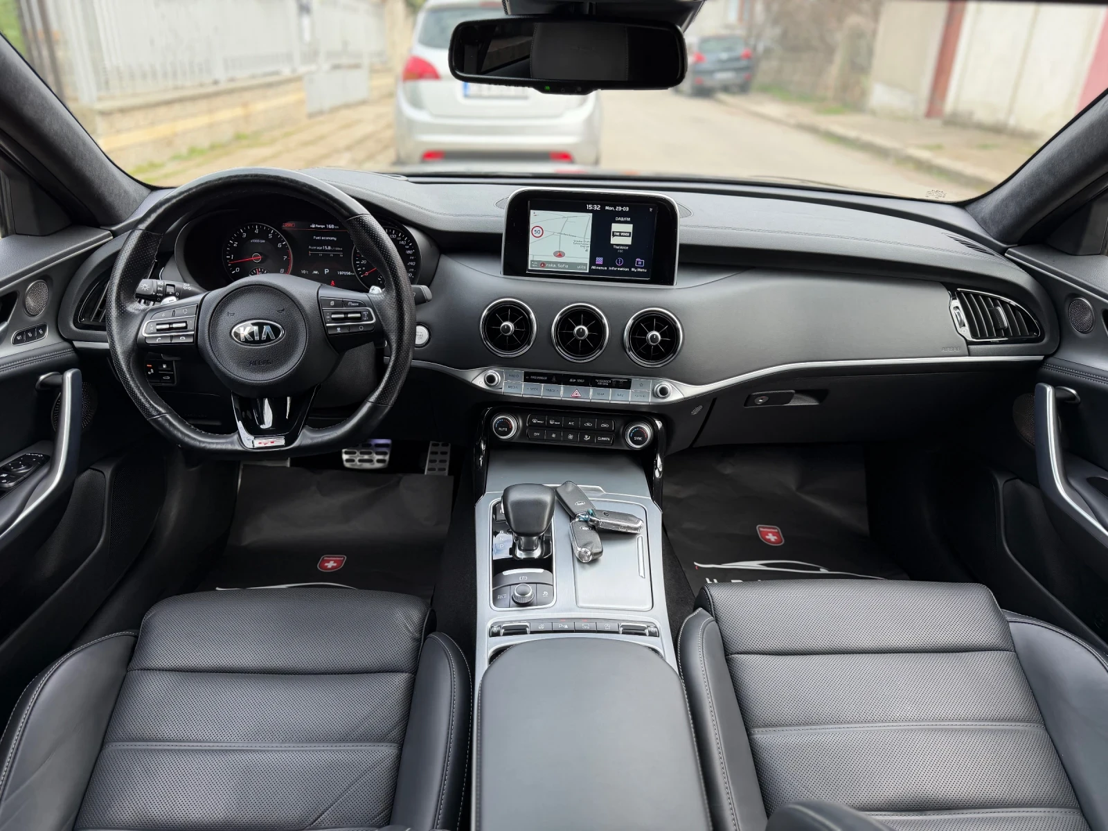 Kia Stinger 3.3 T-GDI GT AWD Внос Швейцария, снимка 9 - Автомобили и джипове - 53950020