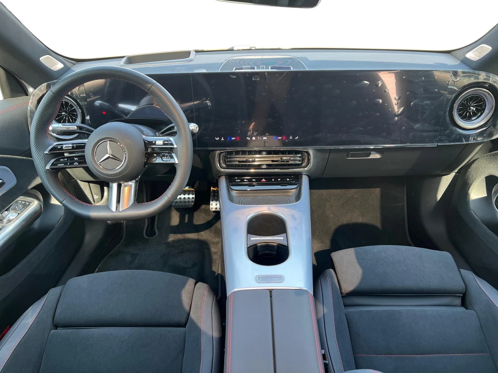 Mercedes-Benz CLA 200 4MATIC, снимка 6 - Автомобили и джипове - 53975618