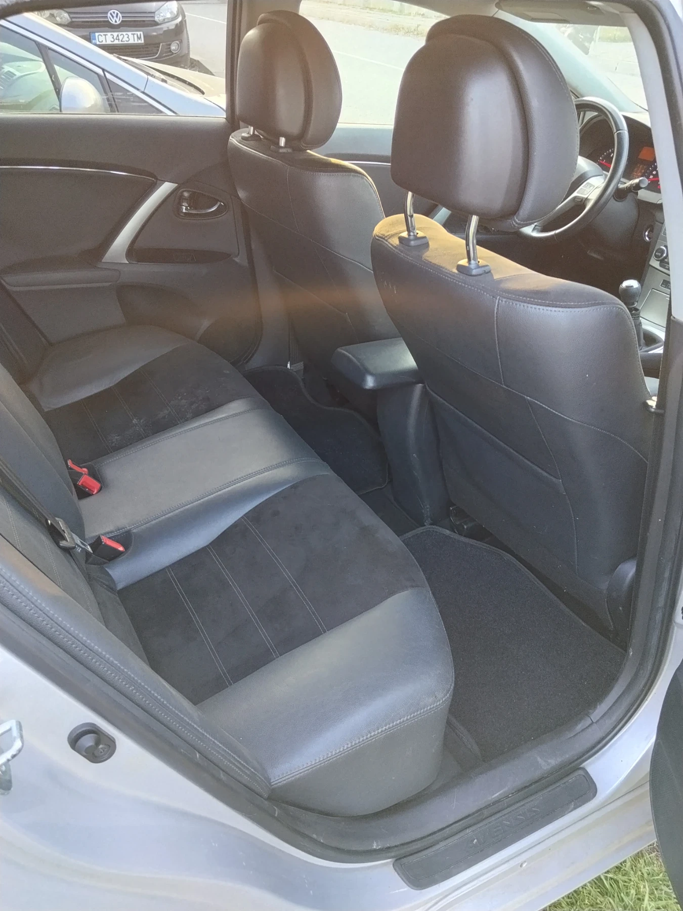 Toyota Avensis 2.0d4d 124hp.Нави.Панорама, снимка 13 - Автомобили и джипове - 54339368