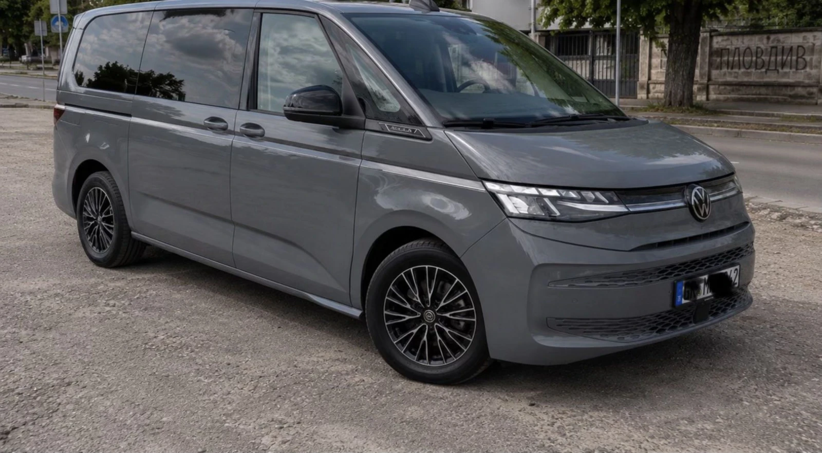 VW Multivan 2.0 TDI, снимка 4 - Автомобили и джипове - 54600511