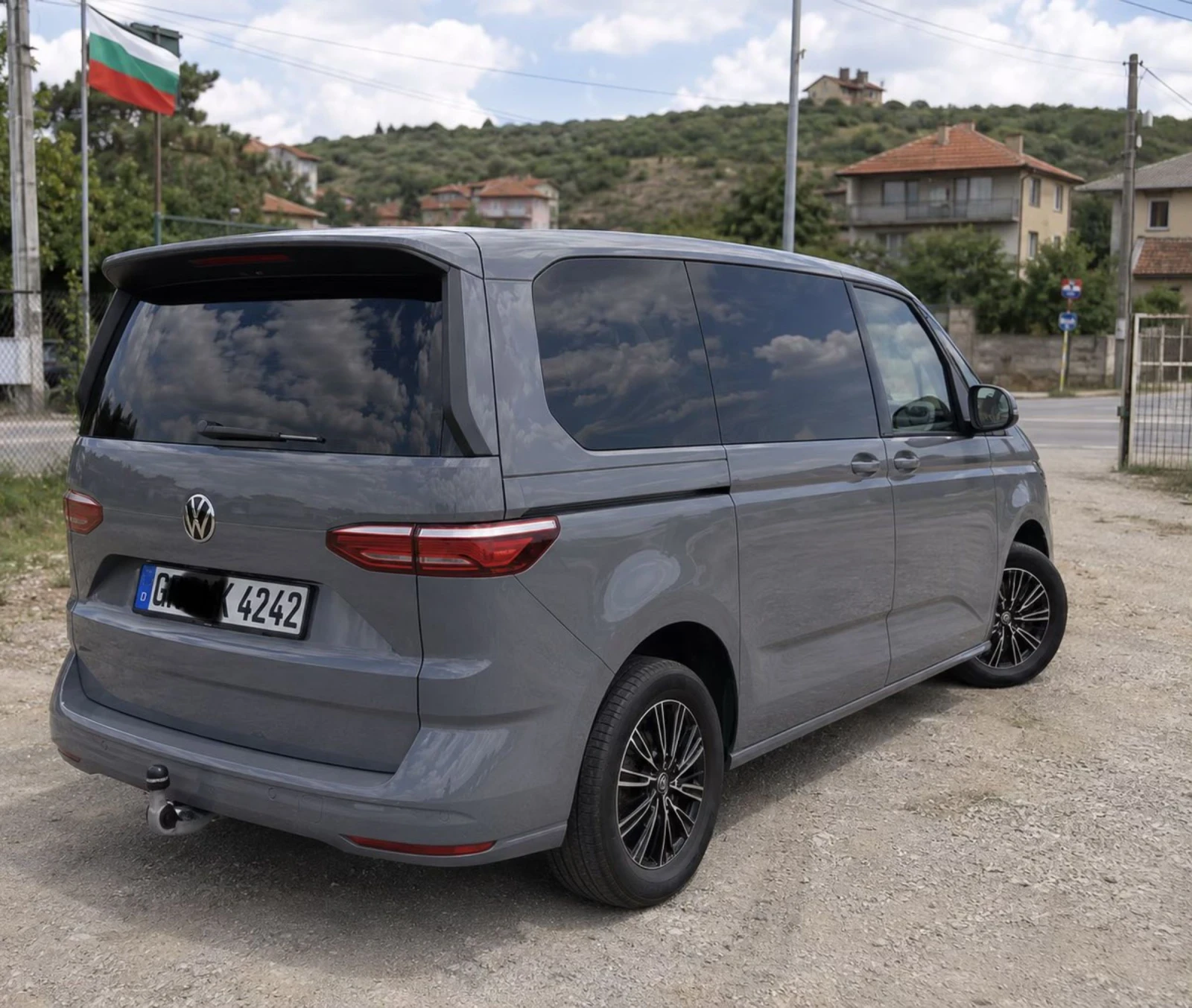 VW Multivan 2.0 TDI, снимка 2 - Автомобили и джипове - 54600511