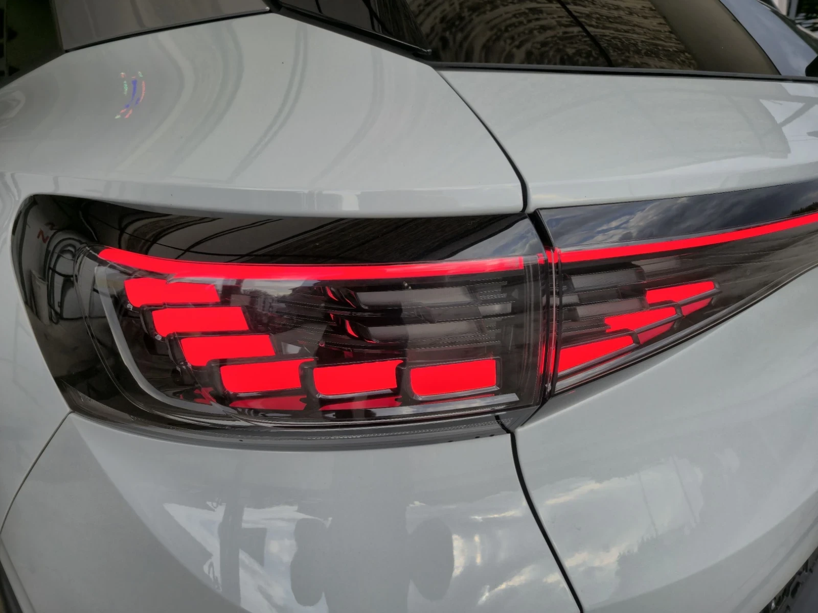 VW ID.4 82 Kw/h PRO, SOH 93, 3% Матрикс, Масаж, Дистроник, снимка 7 - Автомобили и джипове - 54634870