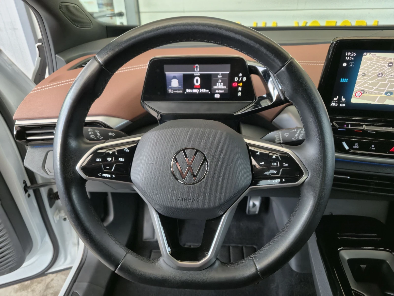 VW ID.4 82 Kw/h PRO, SOH 93, 3% Матрикс, Масаж, Дистроник, снимка 12 - Автомобили и джипове - 54634870