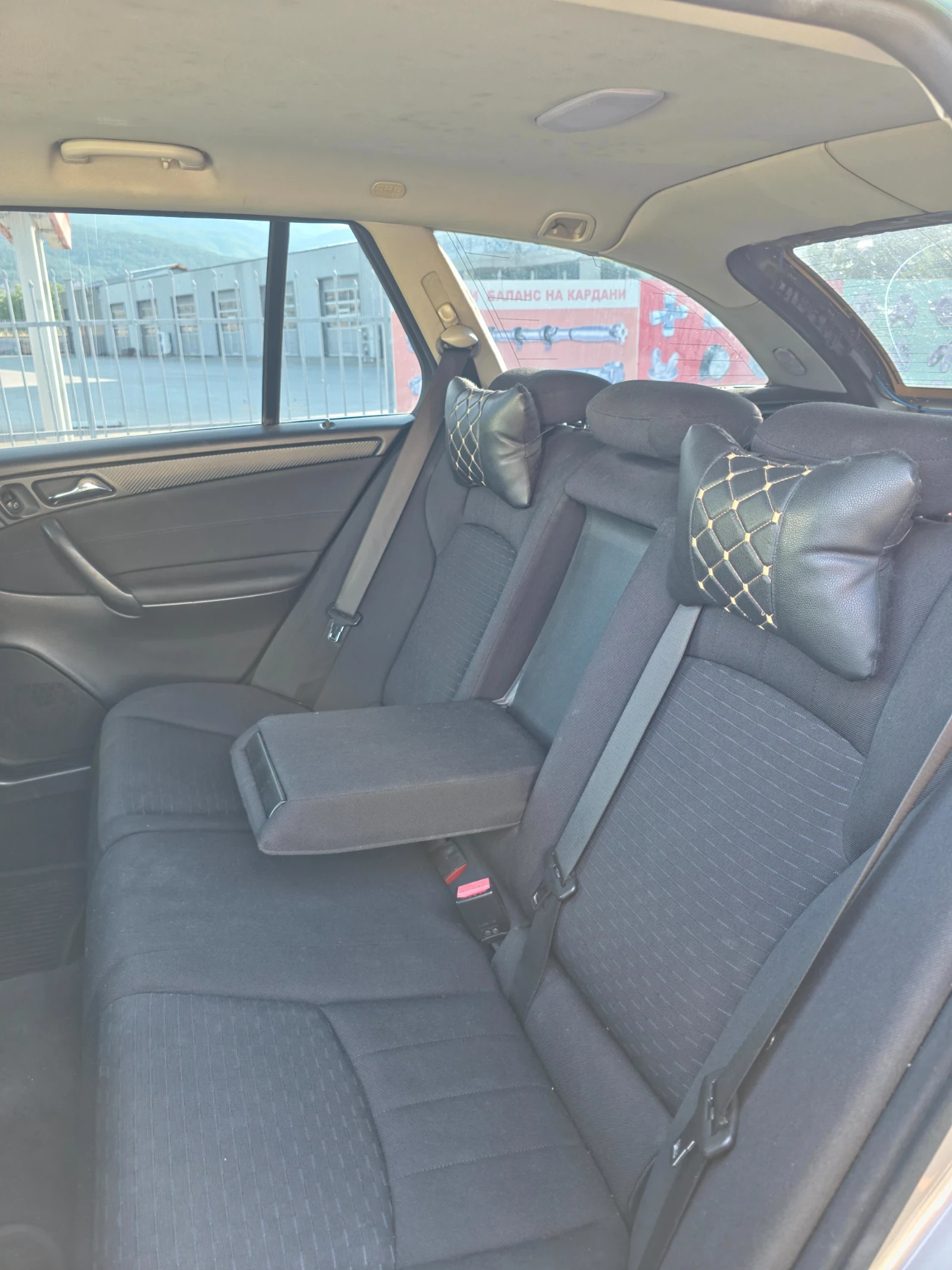 Mercedes-Benz C 220, снимка 8 - Автомобили и джипове - 55092827