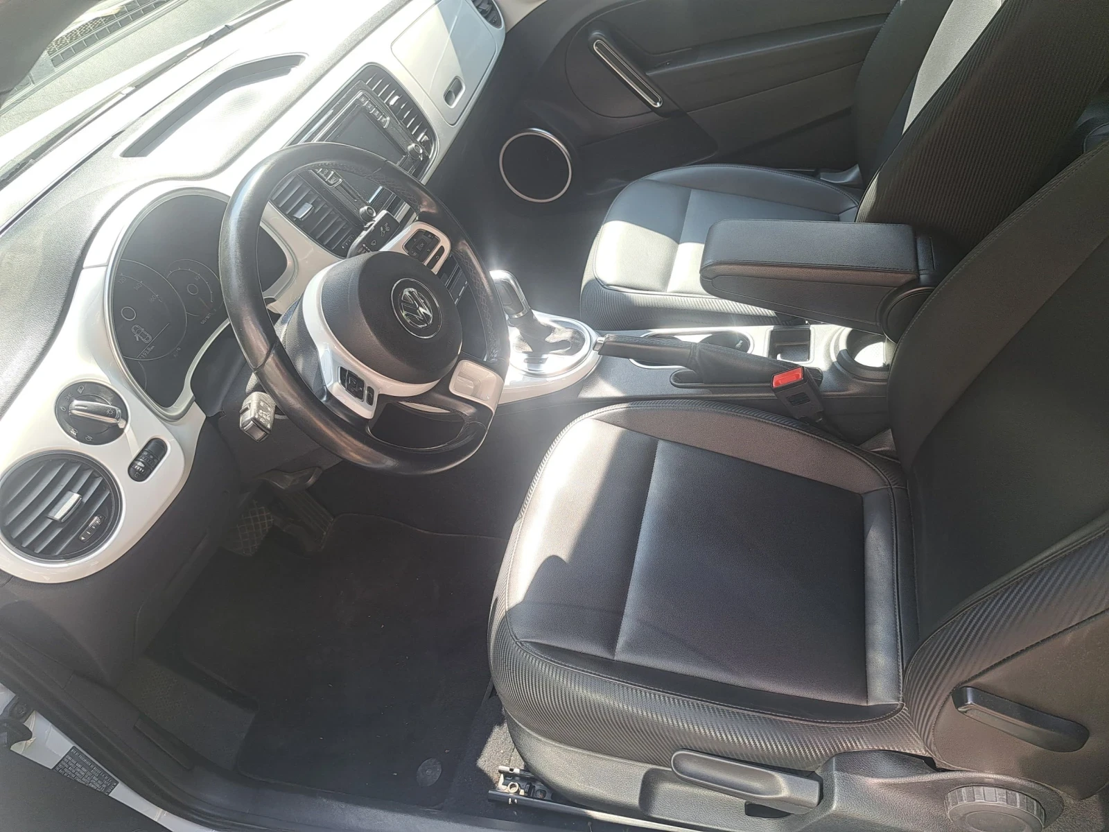 VW Beetle 1.8 turbo Автоматик, снимка 9 - Автомобили и джипове - 55823112