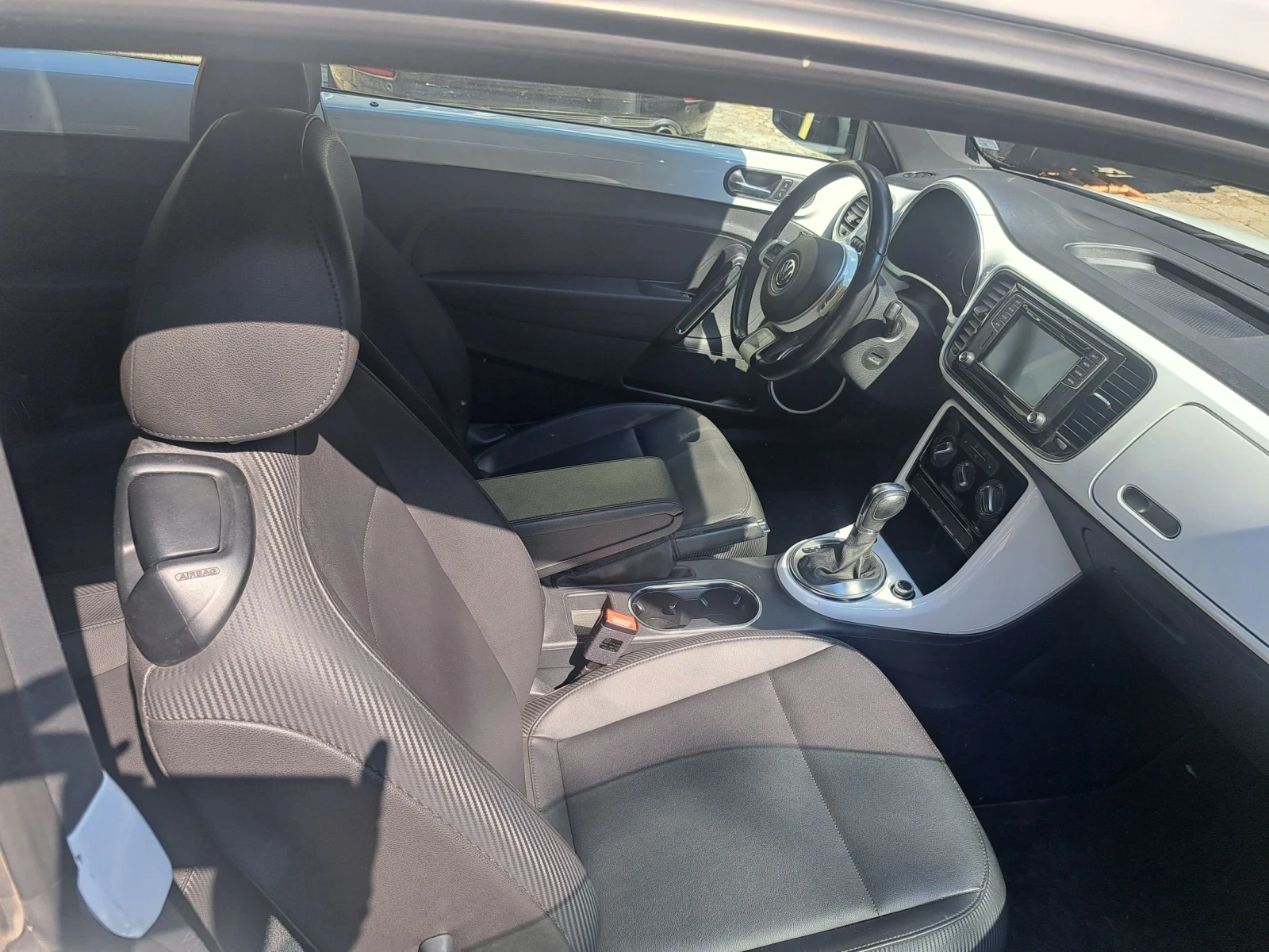 VW Beetle 1.8 turbo Автоматик, снимка 10 - Автомобили и джипове - 55823112