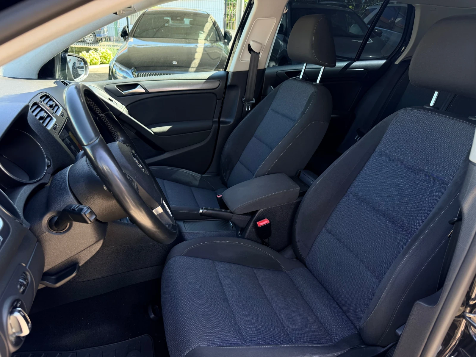 VW Golf 6 2.0TDI 4Motion Style Common Rail CarPlay Camera, снимка 9 - Автомобили и джипове - 55988107
