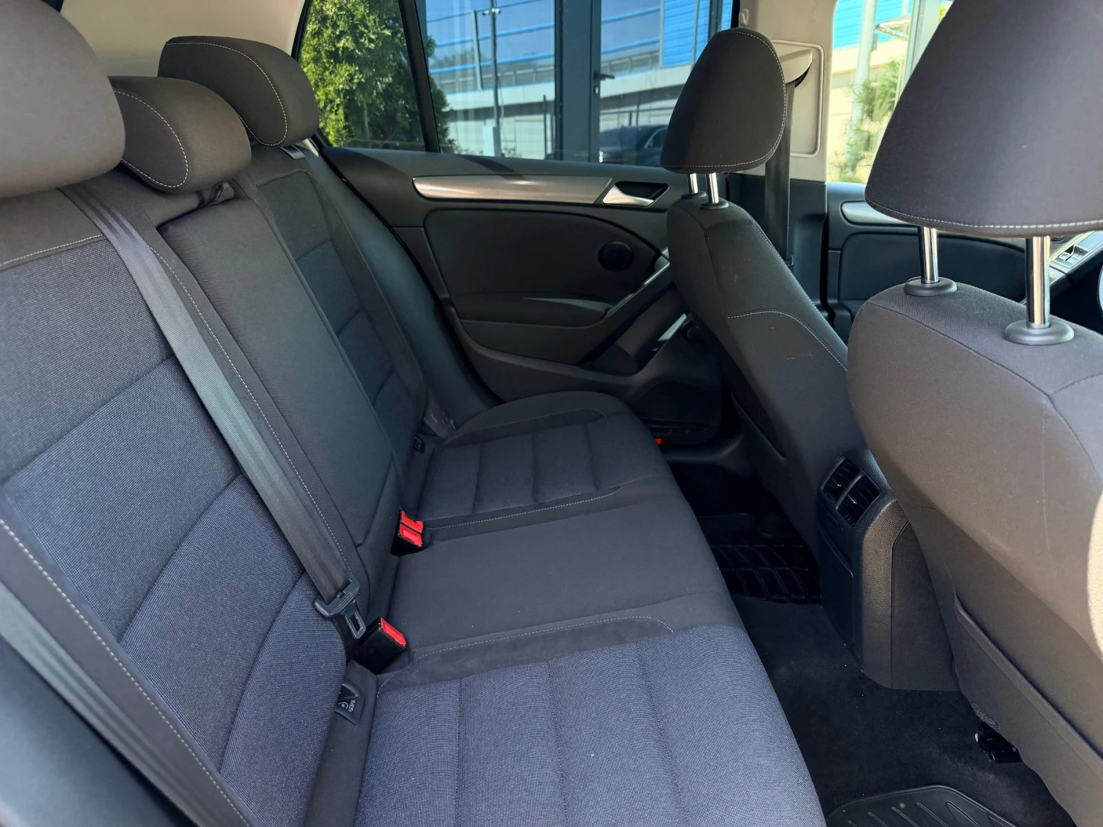 VW Golf 6 2.0TDI 4Motion Style Common Rail CarPlay Camera, снимка 14 - Автомобили и джипове - 55988107
