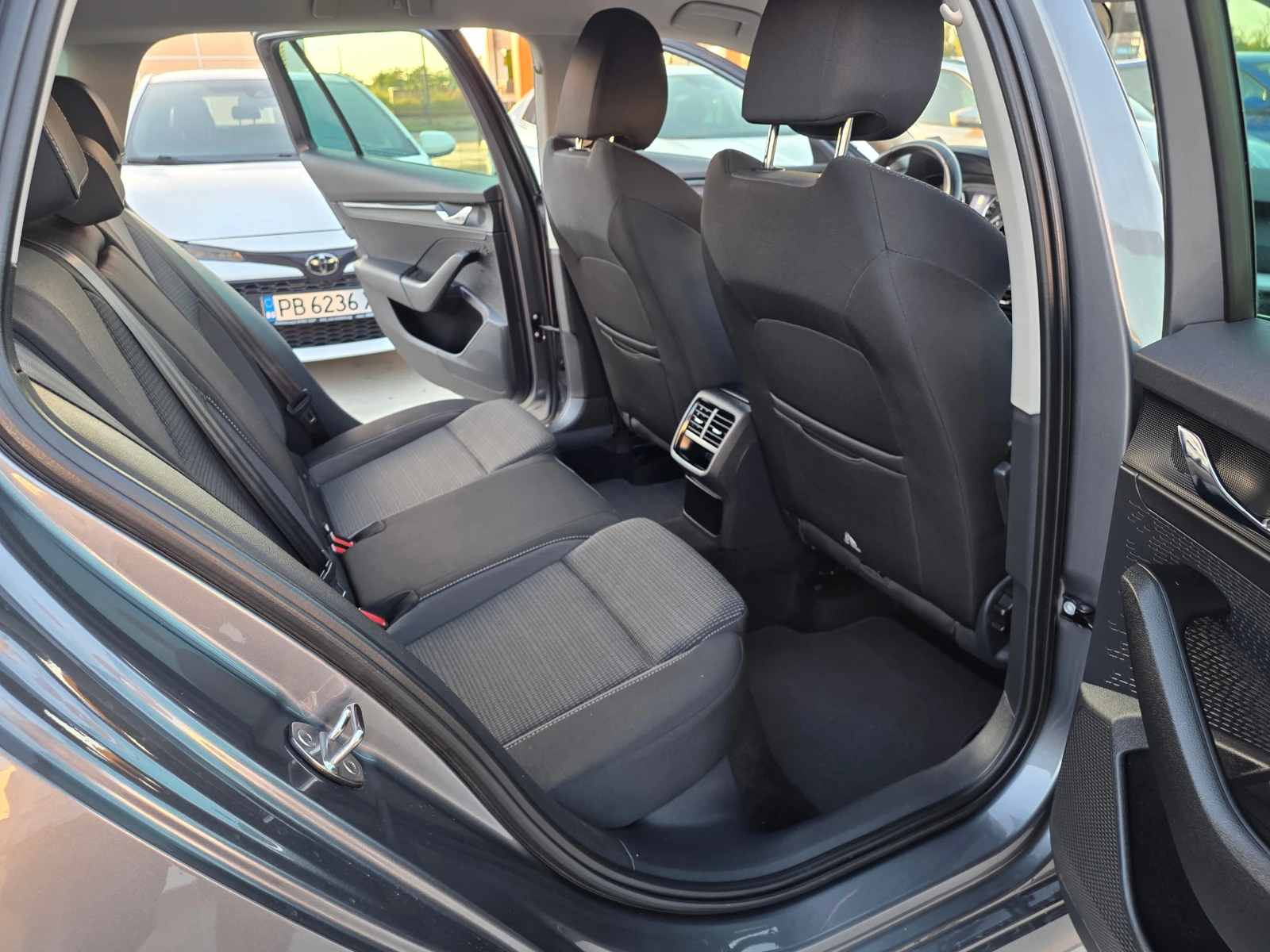 Skoda Octavia � �������� 2.0 TDI-�/�-150�� | Mobile.bg � ����������� 10