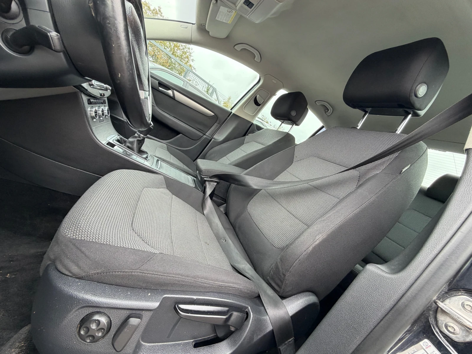 VW Passat БАРТЕР* РЪЧКА* 133000км* УНИКАТ, снимка 10 - Автомобили и джипове - 56602011