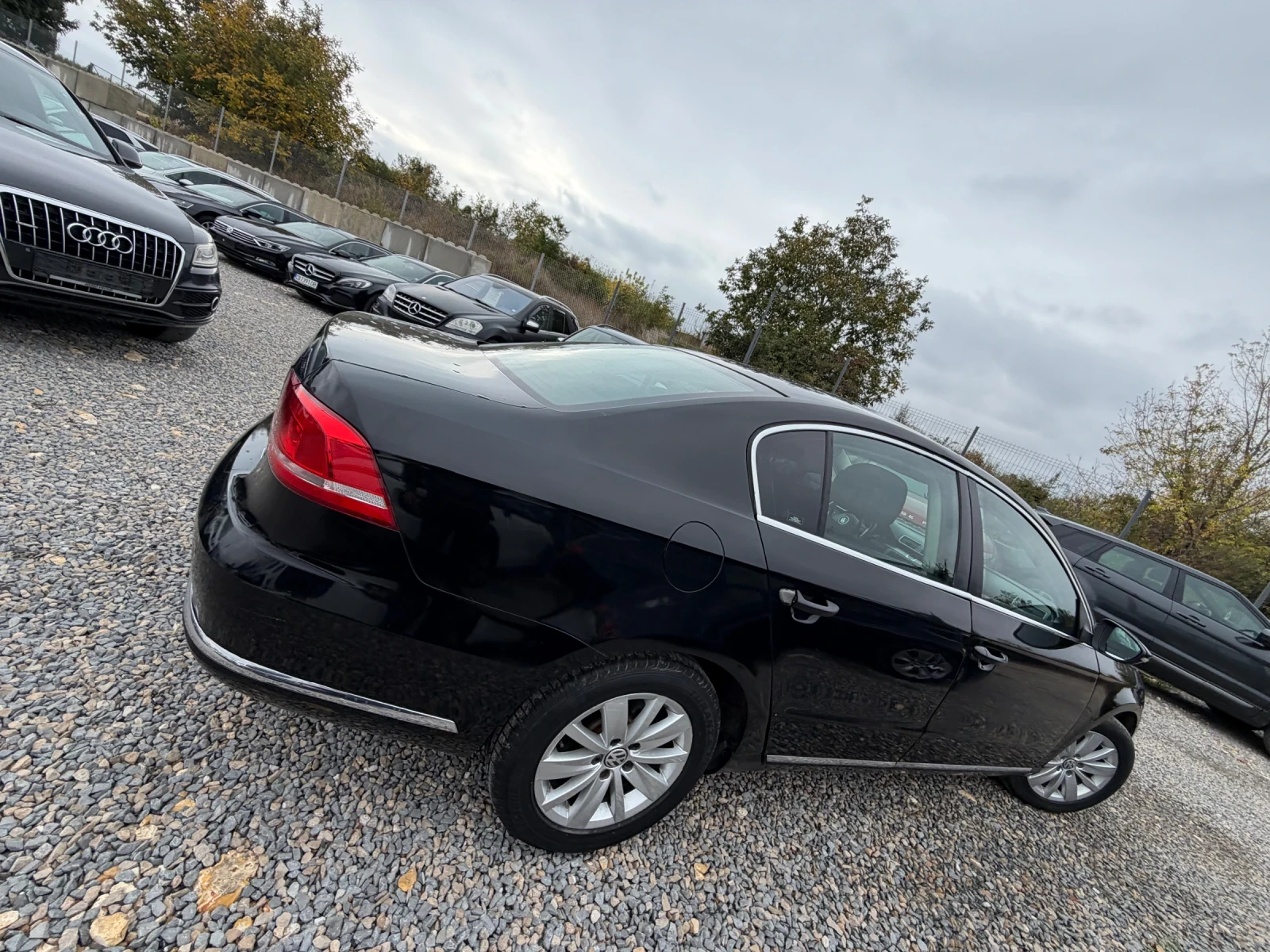 VW Passat БАРТЕР* РЪЧКА* 133000км* УНИКАТ, снимка 8 - Автомобили и джипове - 56602011