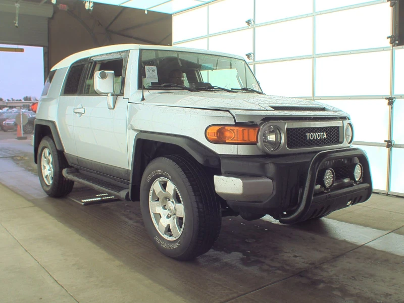 Toyota Fj cruiser КРАЙНА ЦЕНА ДО СОФИЯ, снимка 1 - Автомобили и джипове - 49110726