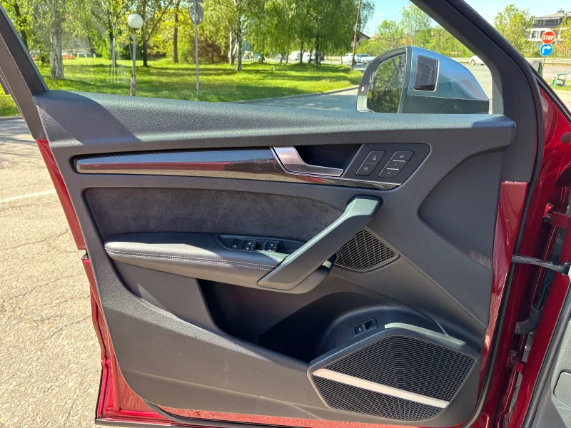 Audi SQ5, снимка 10 - Автомобили и джипове - 52411210