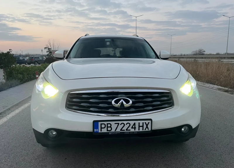 Infiniti Fx 35 LPG, снимка 2 - Автомобили и джипове - 52869319