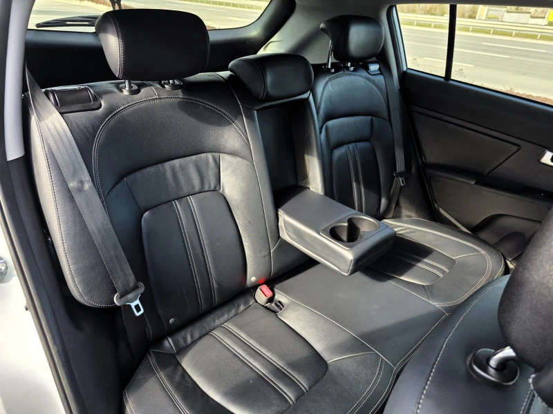 Kia Sportage 2.0crdi/AWD/Feel Rebel* , снимка 13 - Автомобили и джипове - 53446420