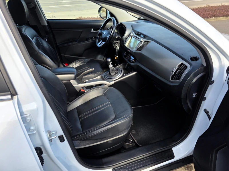 Kia Sportage 2.0crdi/AWD/Feel Rebel* , снимка 11 - Автомобили и джипове - 53446420