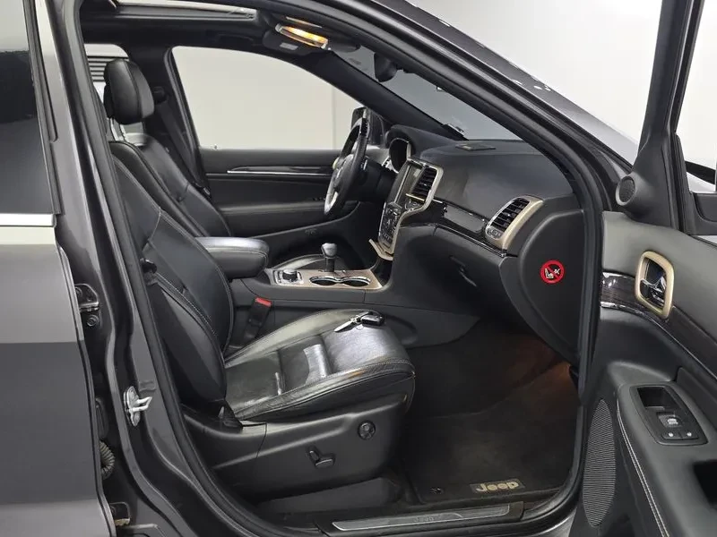 Jeep Grand cherokee 3.0 DIESEL OVERLAND WK2, снимка 12 - Автомобили и джипове - 55183479
